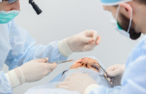 Pros and Cons of Lasik Eye Surgery